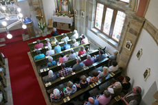 Nachfeier des Mährisch-Neustädter Wachsstockfestes an der Weingartenkapelle (Foto: Karl-Franz Thiede)